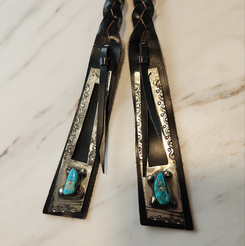 Vintage Sterling Silver & Turquoise Bolo Tie – Handcrafted Southwestern Style - Picture 6 of 9